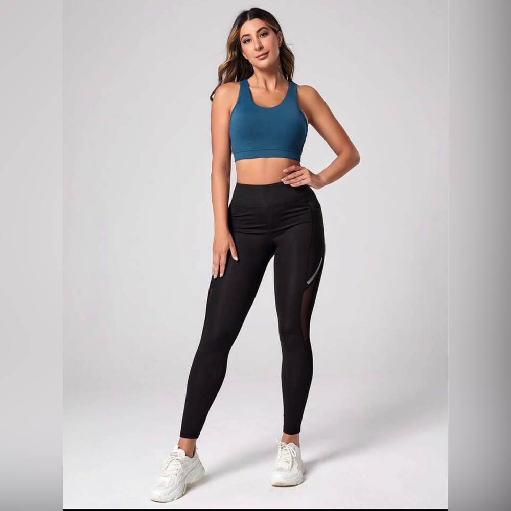 FOREVER 21 exercise bra for women size S  color blue good condition